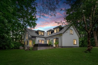 Zeist, Burg. van holthelaan 1 