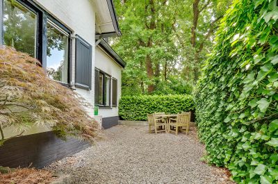 Zeist, Burg. van holthelaan 1 