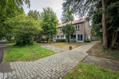 Huis ter heide, Universumlaan 11 